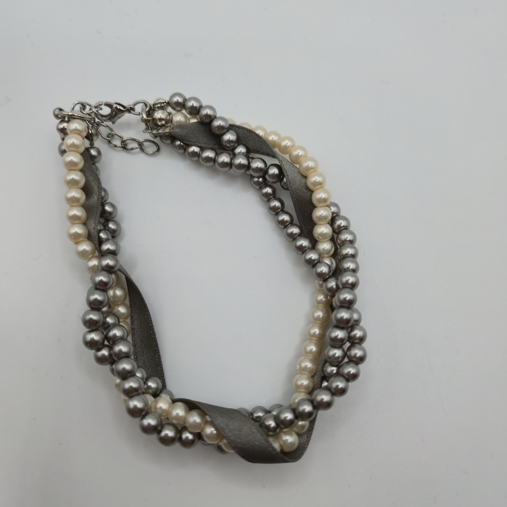 VTG Silver and Cream Beaded Pearl Style Bracelet